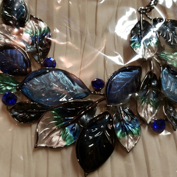 Necklace and earring set - Picture 1 of 3